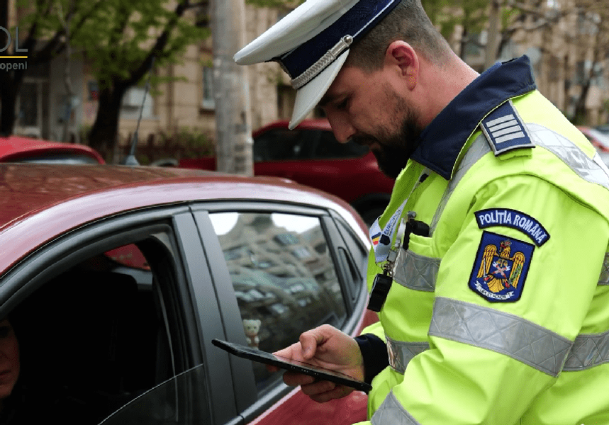 Polițiștii vor folosi o aplicație pentru a da amenzi în trafic VIDEO