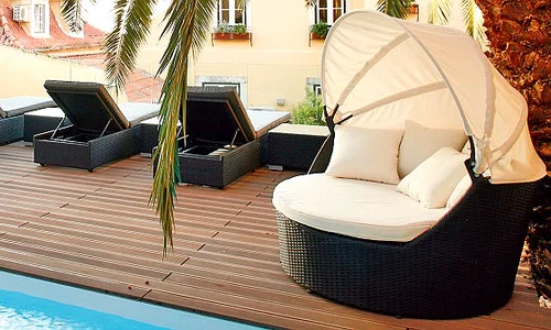 Piscina are apa încălzită jpeg