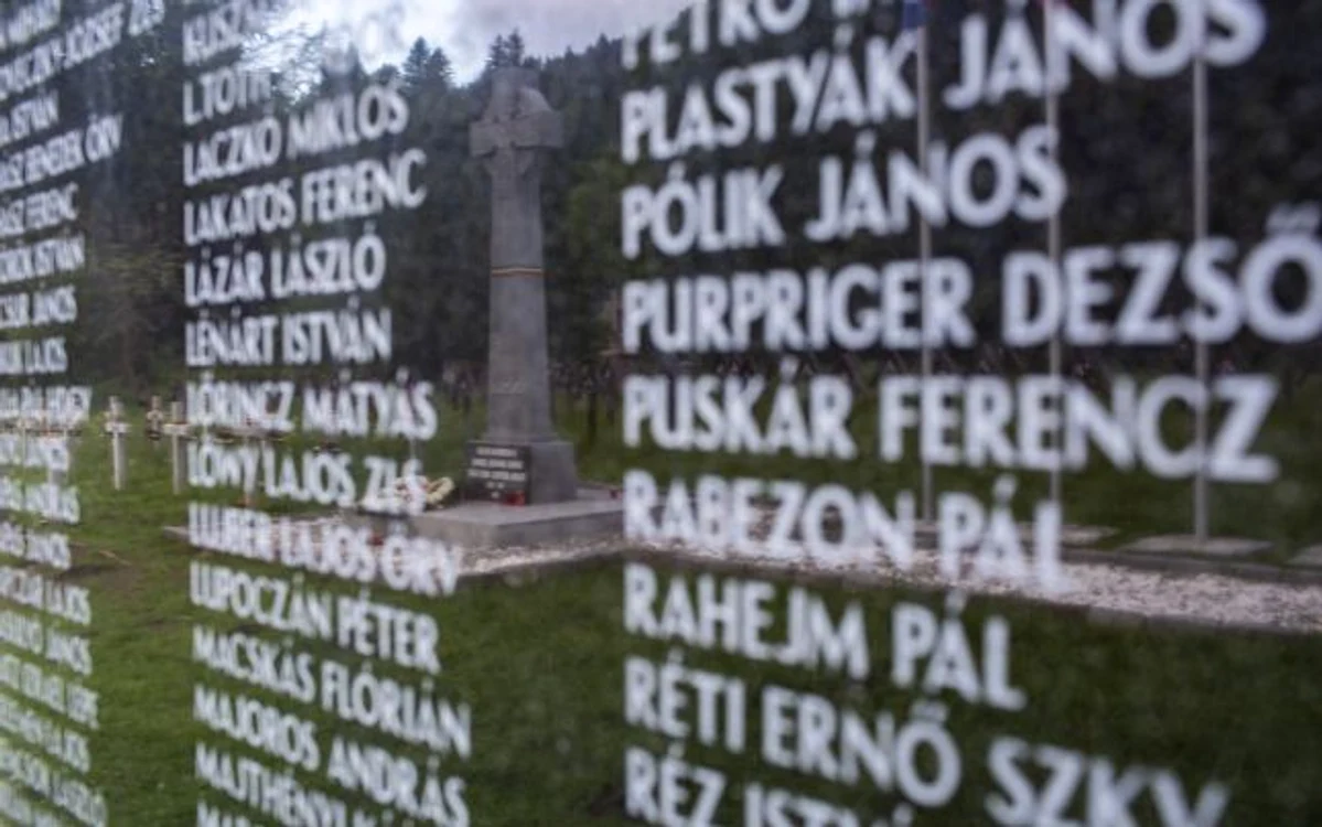 Cimitirul Internațional al Eroilor din Valea Uzului FOTO Mugur Vărzariu