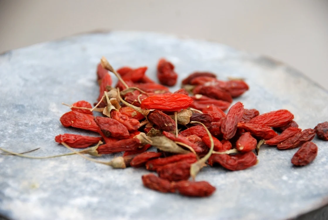 Fructele de goji conţin antioxidanţi care întăresc imunitatea şi reduc oboseala.