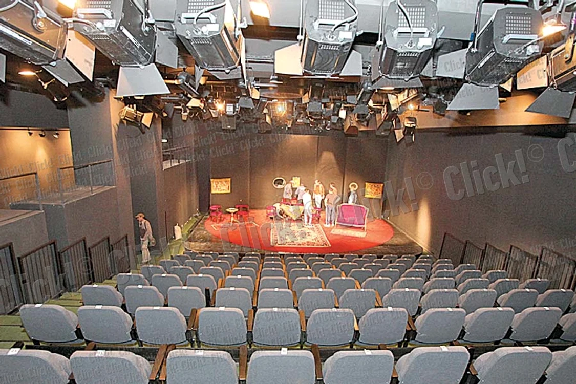 Teatrul Naţional va  avea aceeaşi faţadă  ca acum 35 de ani