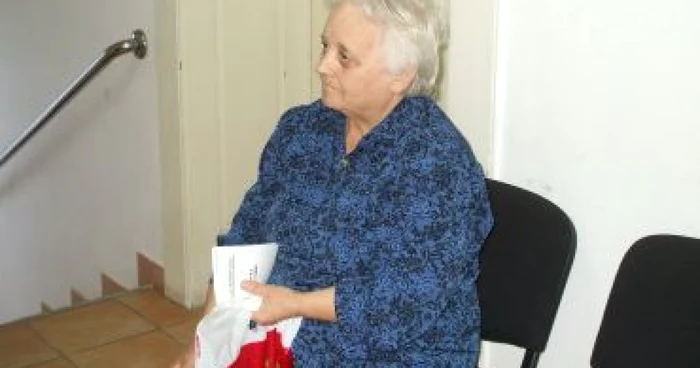Alba Iulia: Pensionarii iau bani împrumut şi se pregătesc pentru iarnă