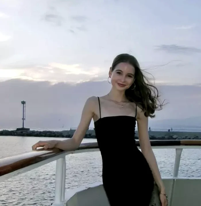 Irina Columbeanu a absolvit liceul, Instagram (4) png