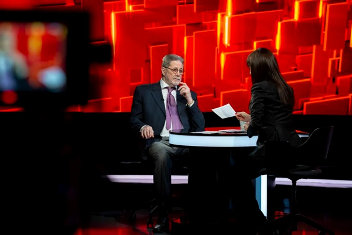 
    Cornel Dinu a acceptat invitația lui Denise Rifai de a răspunde la 40 de întrebăriFoto: KanalD  