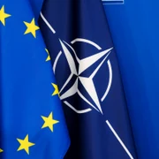 drapel al nato si al uniuneii europene foto shutterstock jpg