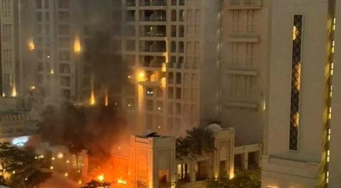Hotelul Fairmont The Palm în flăcări foto: Facebook 