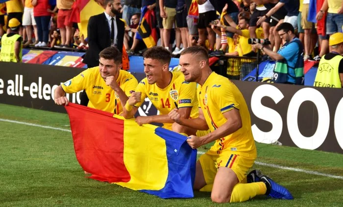 Drapelul României va fi pretutindeni pe stadionul din CesenaFOTO: EPA