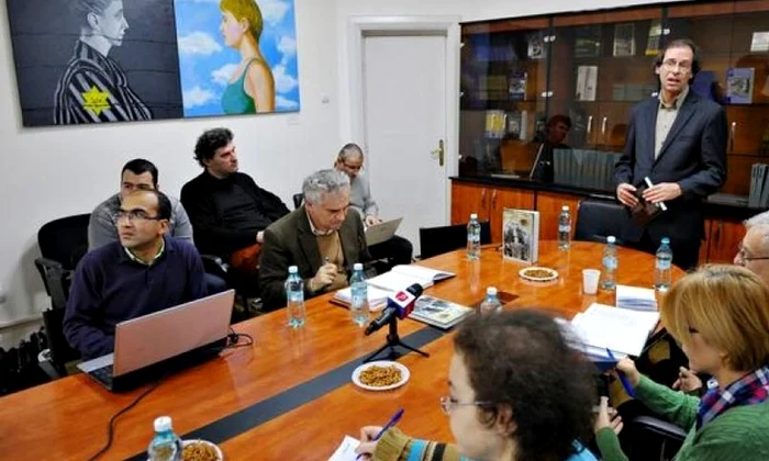 O carte despre deportarea romilor, lansată la Institutul "Elie Wiesel" jpeg