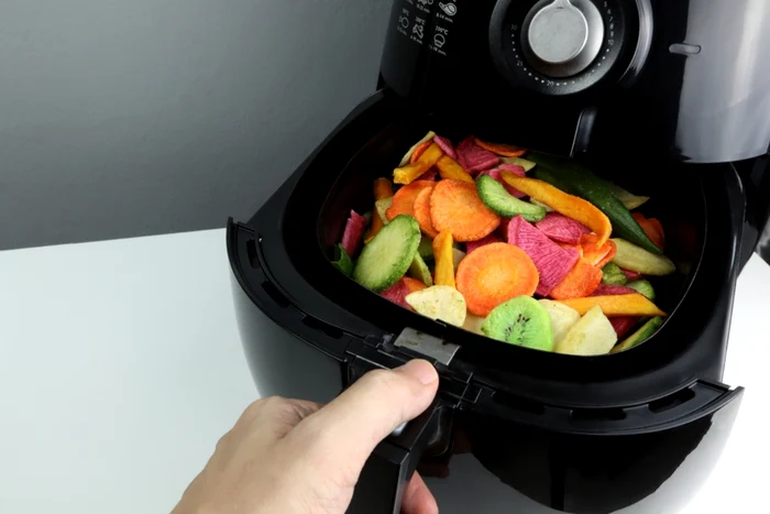 Air fryer-ul este folosit de mulți români. FOTO: Shutterstock