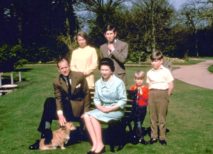 regina mama si bunica jpeg