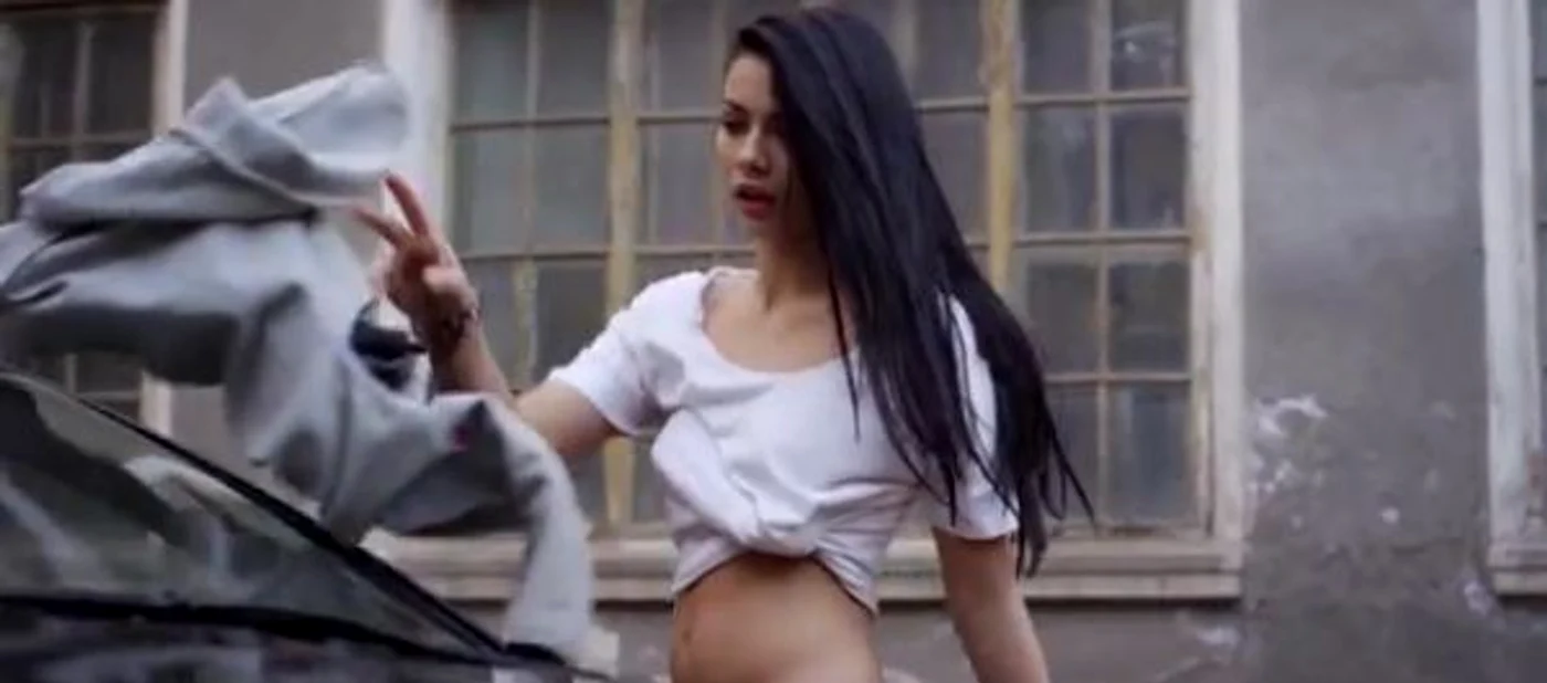 Pepe, sexy în cel mai nou videoclip