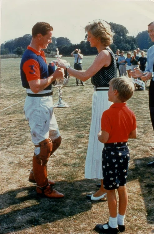 Diana și James Hewitt, alături de Prințul William/foto: Daily Mail