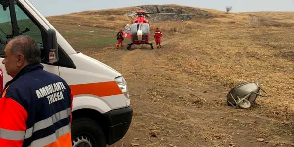 Accident rutier judeţul Tulcea. Intervine elicopterul SMURD FOTO ISU Tulcea