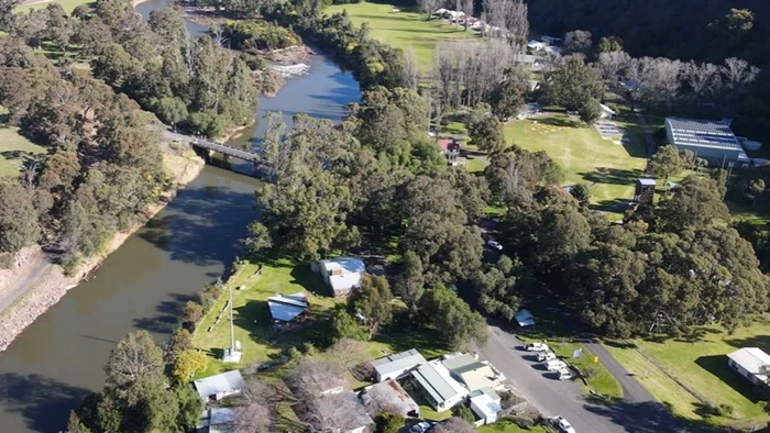 Licola este scos la vânzare, dar localnicii nu vor să plece / foto: captură video