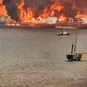 Terminalul Ust Luga în flăcări după un atac ucrainean pe 25 martie FOTO Exilenova jpg