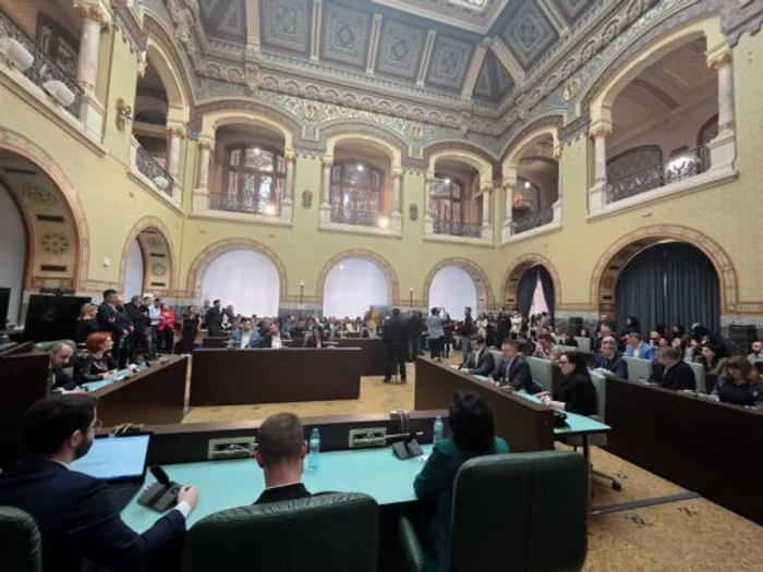 Dezbatere cu scântei la Craiova FOTO: Euro24 Info