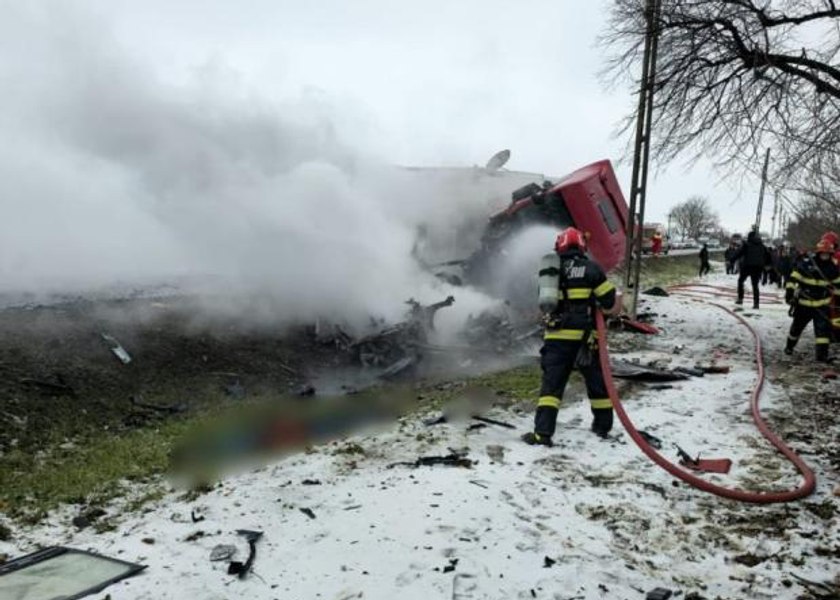 O familie întreagă a murit într-un accident oribil pe DN2. Autoturismul în care se aflau s-a ciocnit cu o autocisternă și a luat foc