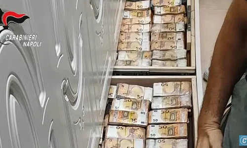 Captură de ecran Youtube Carabinieri Napoli png