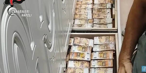 Captură de ecran Youtube Carabinieri Napoli png