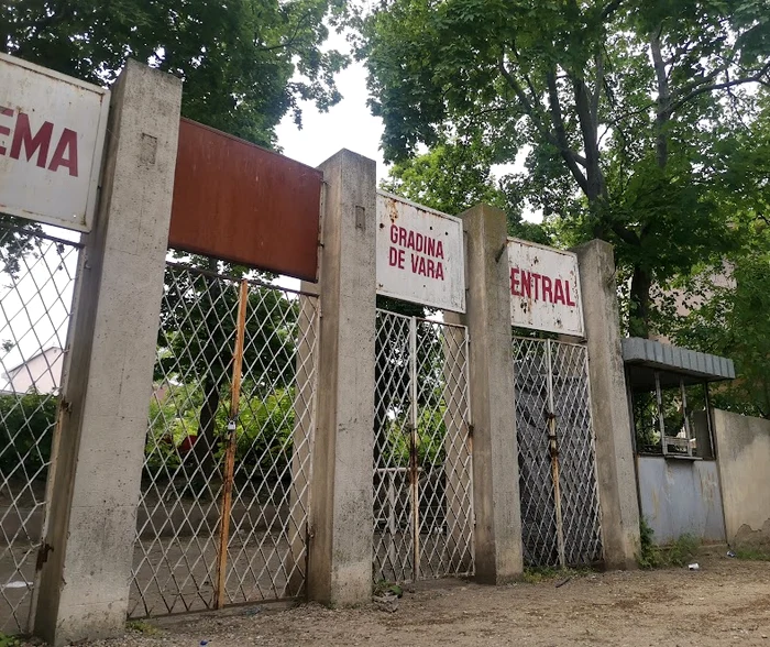 Grădina de Vară, în ruină după Revoluție FOTO: C.Mazilu