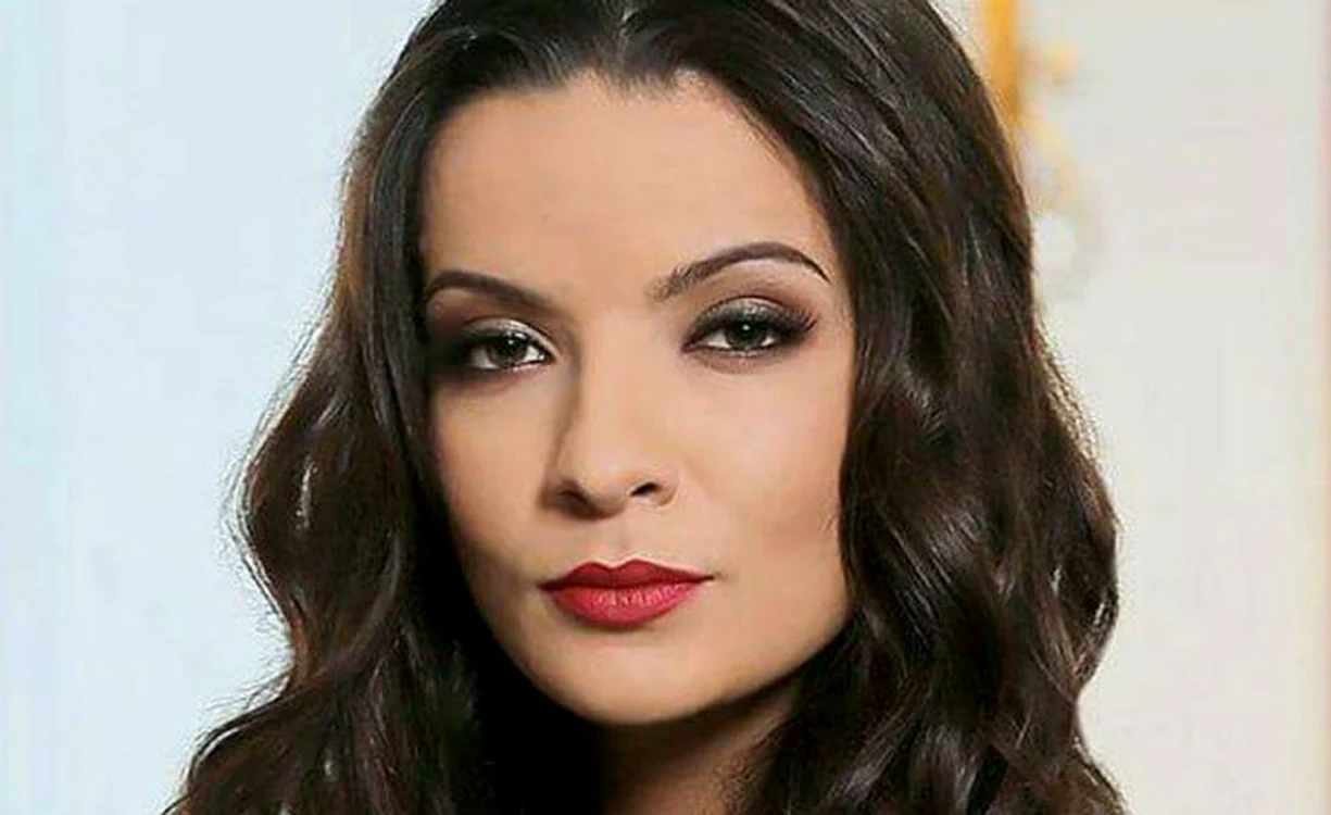 Anca Dinicu ne-a deranjat cu atâta frumusețe! Gina Felea a stârnit un val de reacții
