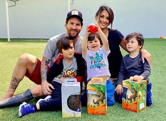 
    Lionel Messi și familia lui, de PașteFOTO: Instagram  