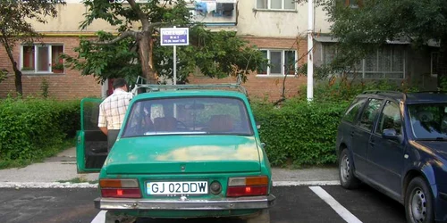 Taxa pentru un loc de parcare este de 120 de lei pe an 