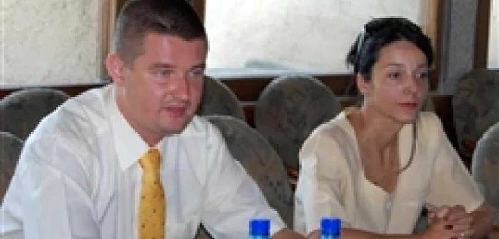 Adrian Marc, foto stinga, a câştigat concursul pentru ocuparea funcţiei de director al spitalului judetean