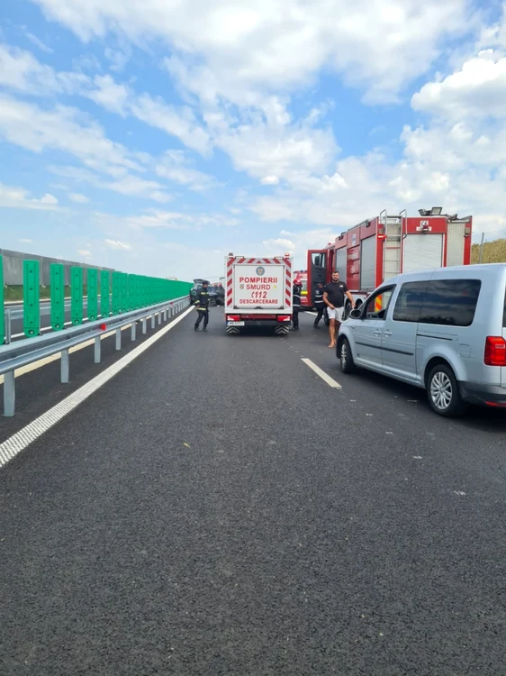 În urma accidentului trei persoane au ajuns la spital FOTO: martor