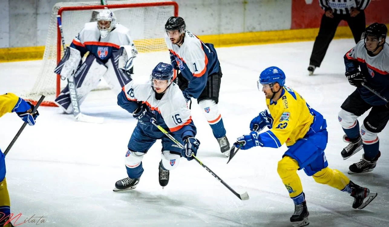 Echipa de hochei Steaua va juca pe pationoarul din Otopeni (FOTO: Facebook)