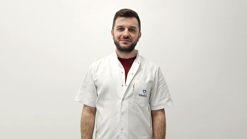 #MediciBuni – Dr. Alexandru Grecu, MedLife: „Mai devreme sau mai târziu aproape toți oamenii au șanse mari să facă artroză. Dacă vă dor genunchii, mergeți la ortoped!”