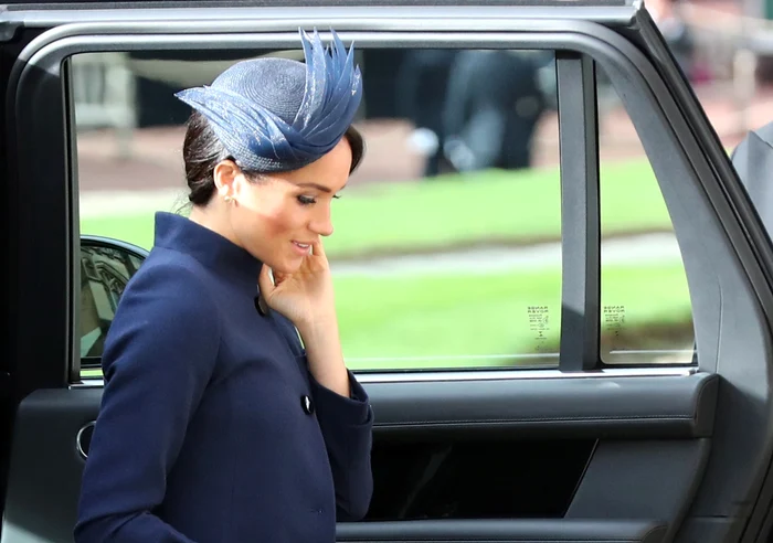 
    Prinţul Harry şi Meghan Markle au experimentat prima lor ceartă în public, la nunta Prinţesei Eugeniefoto: captura Daily Mail  