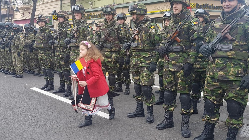 Înzestrarea Armatei Române și recrutarea de personal. Soluții reale sau exerciții de imagine publică?
