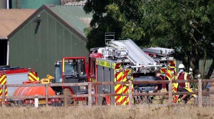 La 12 august, cinci maşini de pompieri au intervenit pe platoul de filmare pentru a stinge incendiul