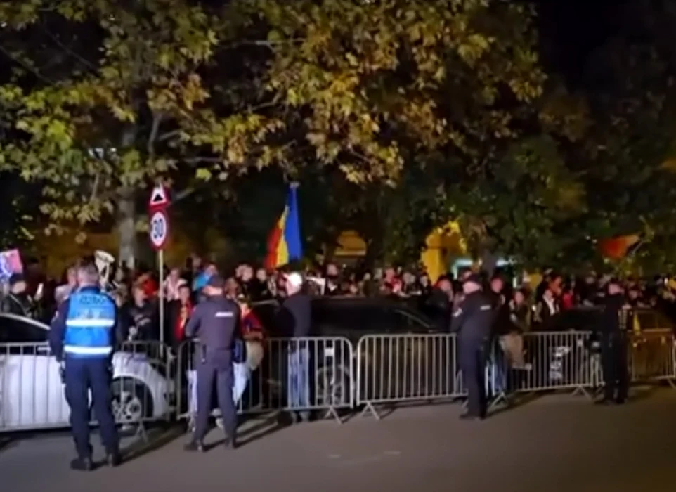 protest Arestul Central captură video  Facebook jpg