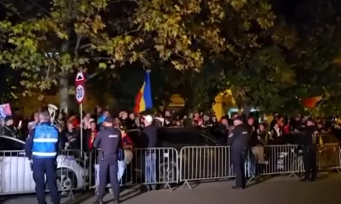 protest Arestul Central captură video  Facebook jpg