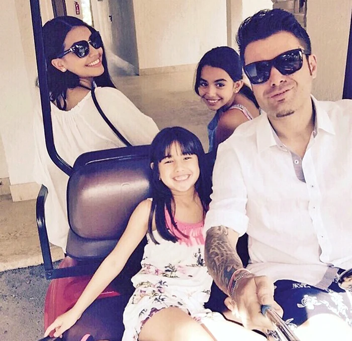 Mutu e fericit că fetițele lui, Adriana și Maya, au plăcut-o pe iubita lui, Sandra Bachici