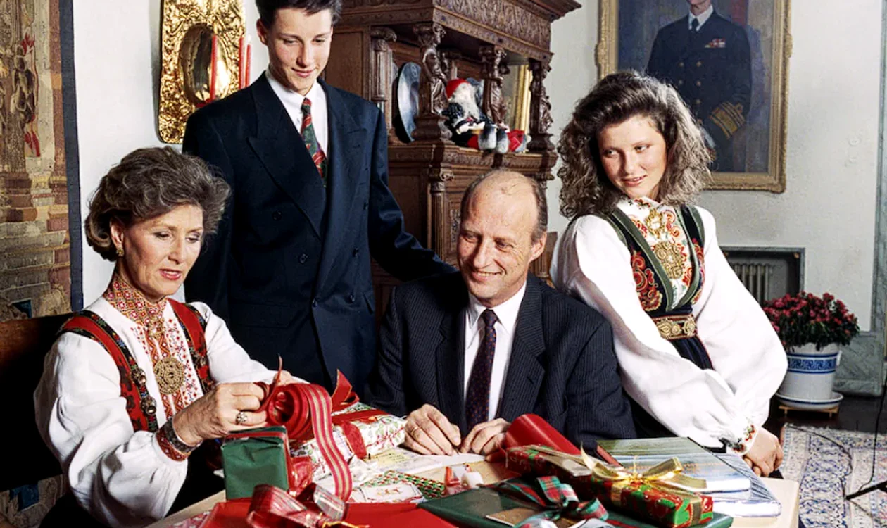 Regele Harald alături de familia sa