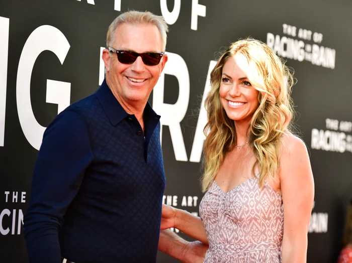 Kevin Costner și Christine Baumgartner, Getty (1) jpg