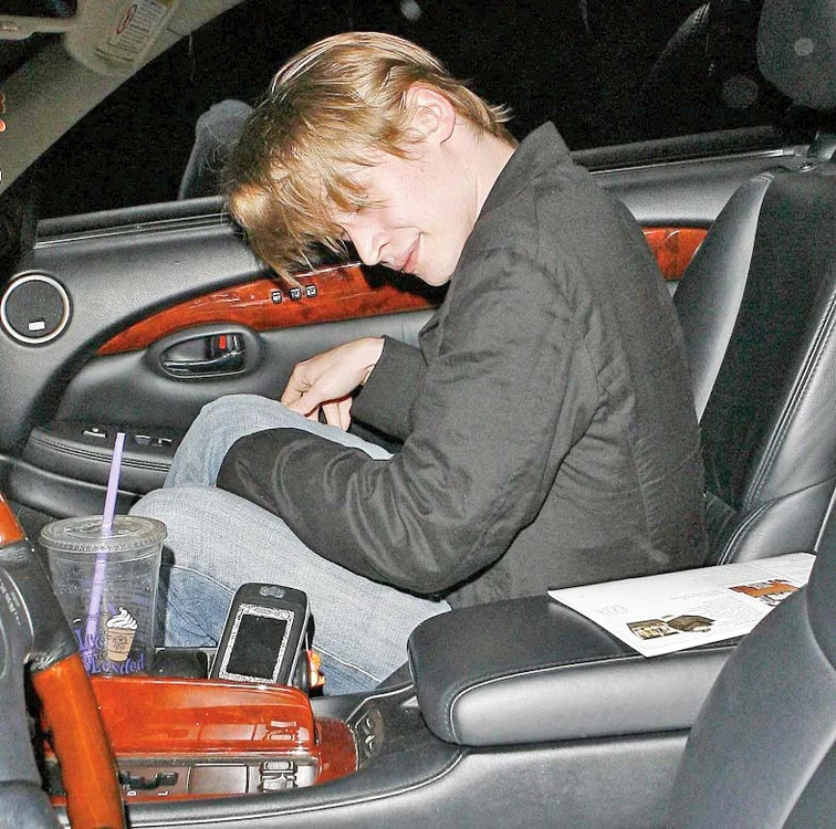Macaulay Culkin  s-a ratat după ce a  dat în patima beţiei