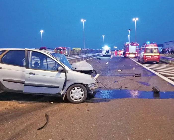 
    Impactul de pe  autostradă a fost  devastator   