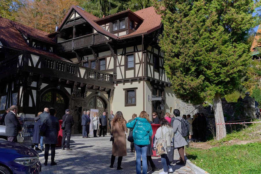 Vila Șipot, parte a Domeniului Regal Peleș, reintră oficial în circuitul cultural și turistic al României