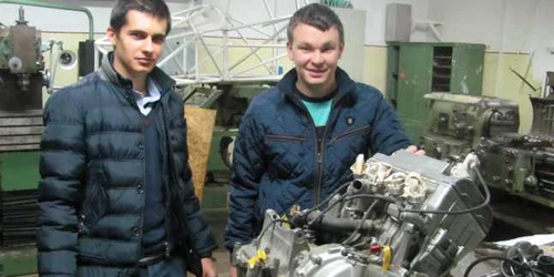 Studenţii timişoreni lucrează la monopostul de Formula Student FOTO Ştefan Both