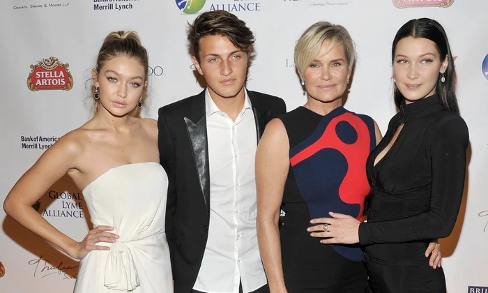 gigi hadid anwar hadid yolanda h  foster bella hadid rexfeatures 5225988ae jpg jpeg