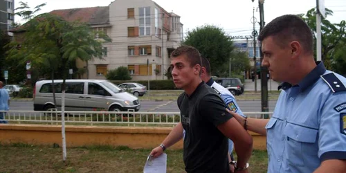 Hoţii s-au ales cu dosar penal