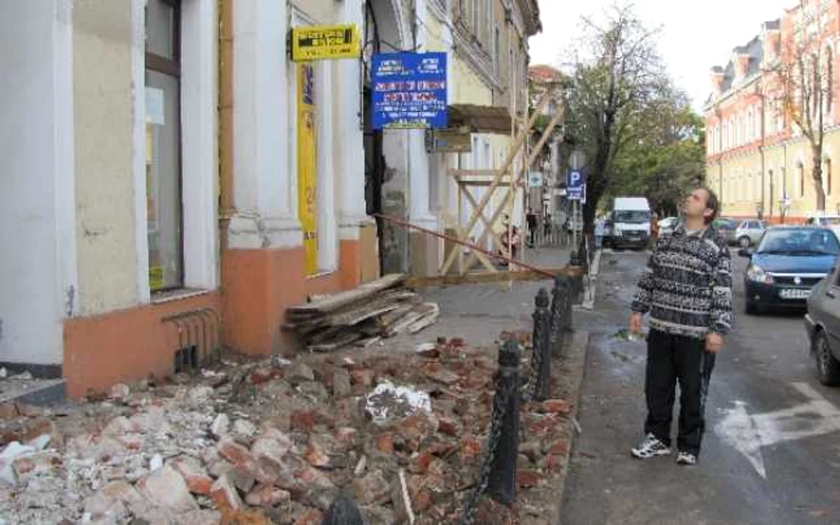Schelă prăbușită în centrul Oradei