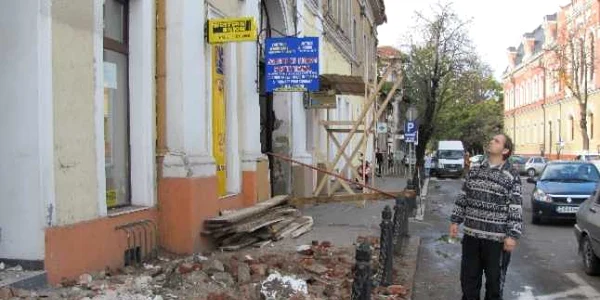 Schelă prăbușită în centrul Oradei
