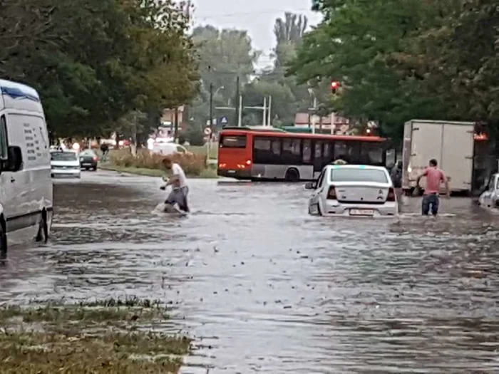 Inundaţii la Galaţi 27 iulie 2017 FOTO Costel Mircea