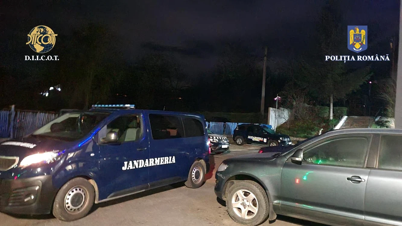 Percheziții la gruparea infracțională FOTO: Poliția Română