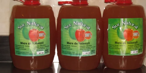 Pomicultorii din Voineşti transformă merele în suc